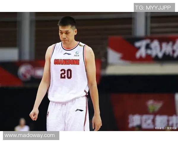 任骏飞领衔广东男篮奋战新赛季展现拼搏精神与团队协作的决心与信念 任骏飞领衔广东男篮奋战新赛季展现拼搏精神与团队协作的决心与信念