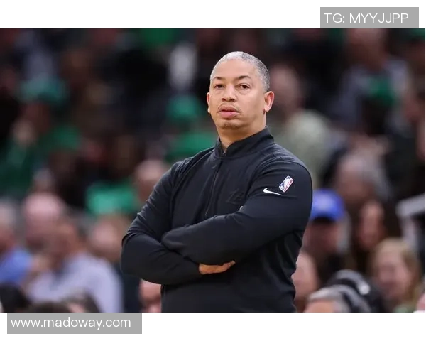 季后赛对决快船与开拓者谁能在激烈战斗中笑到最后 季后赛对决快船与开拓者谁能在激烈战斗中笑到最后