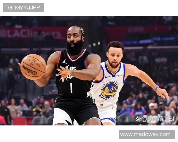 快船与勇士激战正酣精彩对决全场回顾与精彩瞬间分析 快船与勇士激战正酣精彩对决全场回顾与精彩瞬间分析