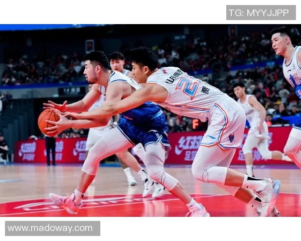 王泉泽的篮球之路：从青涩少年到职业球员的成长历程与挑战