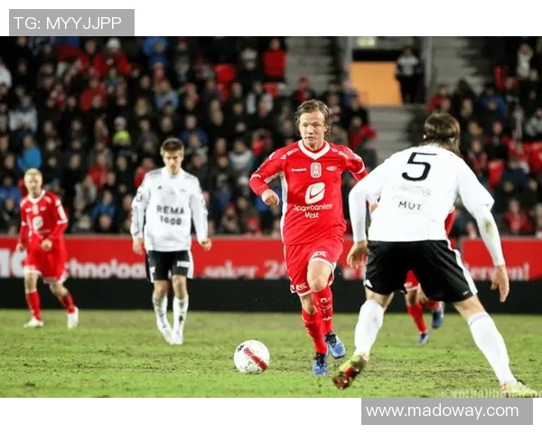 罗森博格与布兰足球对决解析精彩瞬间与战术分析 罗森博格与布兰足球对决解析精彩瞬间与战术分析