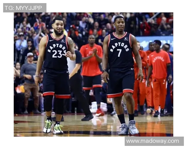 勇士与猛龙激战六月赛季巅峰对决精彩回顾与分析 勇士与猛龙激战六月赛季巅峰对决精彩回顾与分析