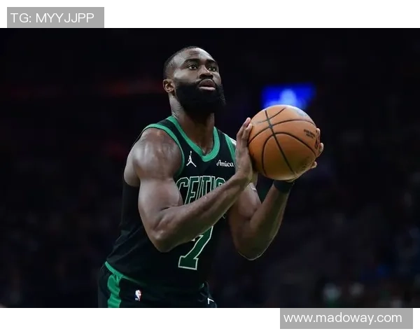 杰伦布朗在NBA赛季中的成长与挑战分析